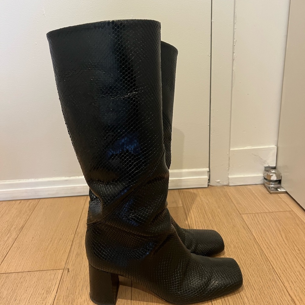 Dear Frances Black Textured Heeled Boots